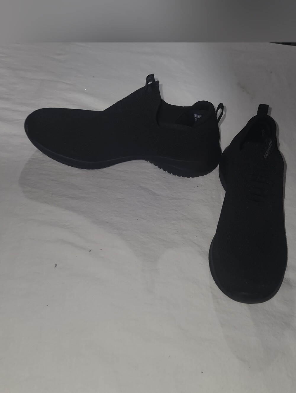 Triple Black Skechers Slip-On Knit Sneakers With Memory Foam Size 8.5 - Picture 4 of 9